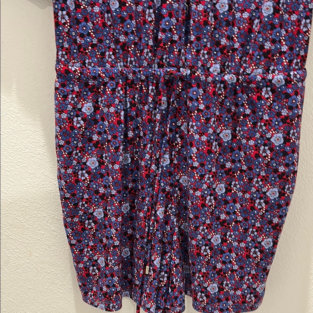 TOMMY HILFIGER short romper with adjustable waist and button details. - Picture 10 of 15